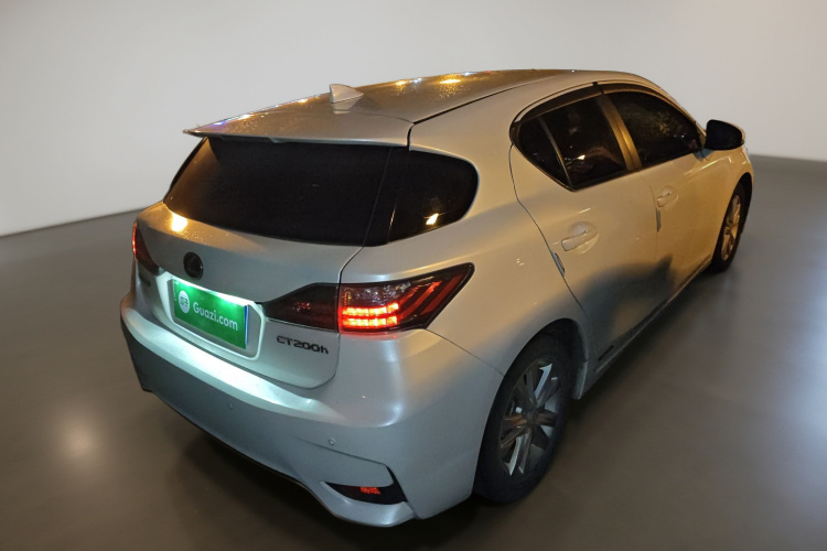 雷克萨斯CT 2014款 CT200h 精英版 单色车身外观7