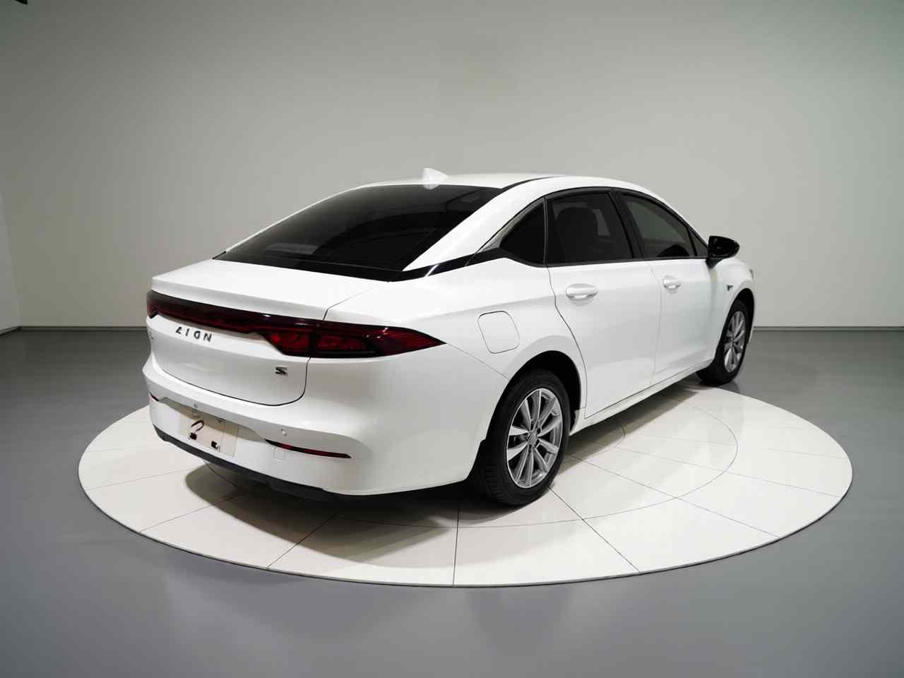 埃安 AION S 2023款 魅 580 磷酸铁锂(4)