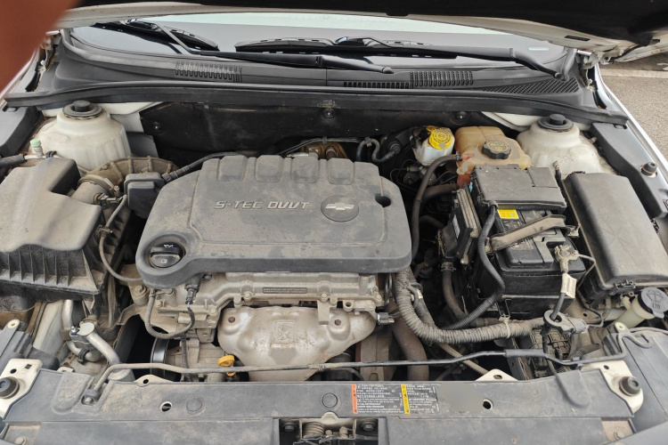 雪佛兰 科鲁兹 2015款 1.5L 经典 SE MT机舱底盘24