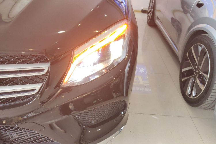 奔驰GLE 2018款 GLE 320 4MATIC 豪华型臻藏版局部细节36