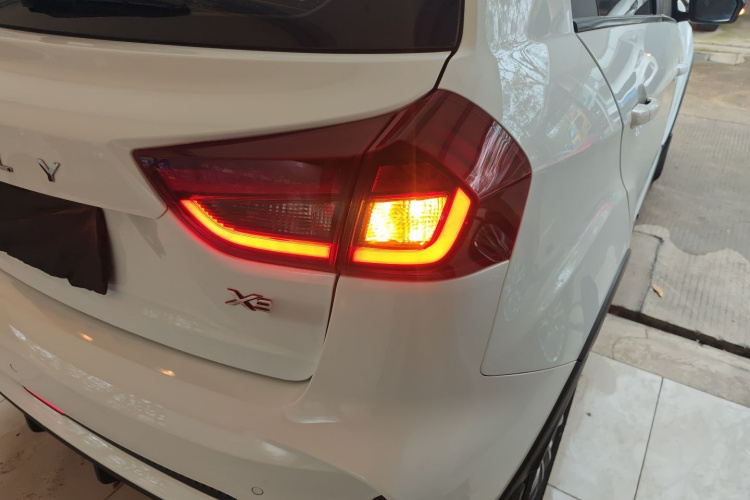 吉利汽车 远景X3 2021款 PRO 1.5L CVT尊贵型车身外观9