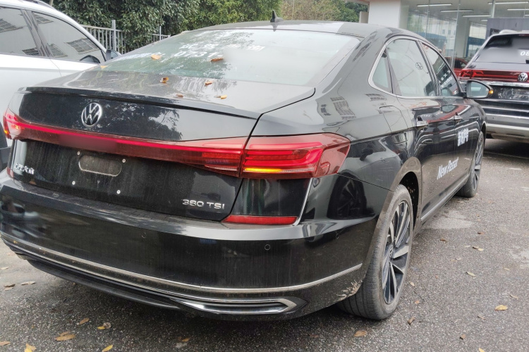 大众 帕萨特 2024款 380TSI 龙耀版车身外观7