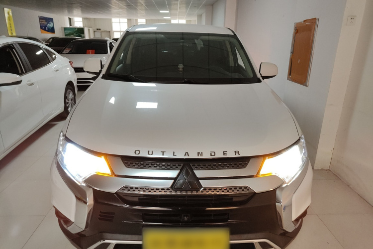 三菱 欧蓝德 2020款 2.0L 两驱畅行版 5座车身外观6001