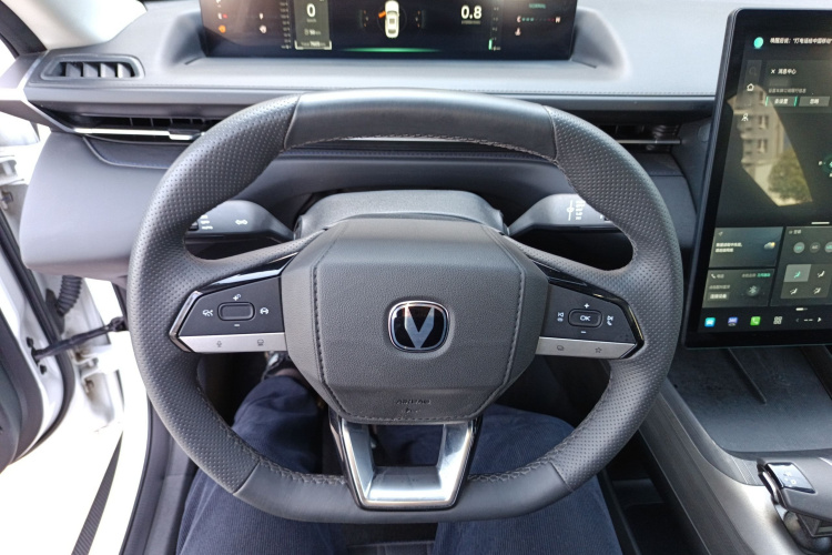 长安 逸动 2024款 1.5T GDI自动 旗舰型中控内饰13