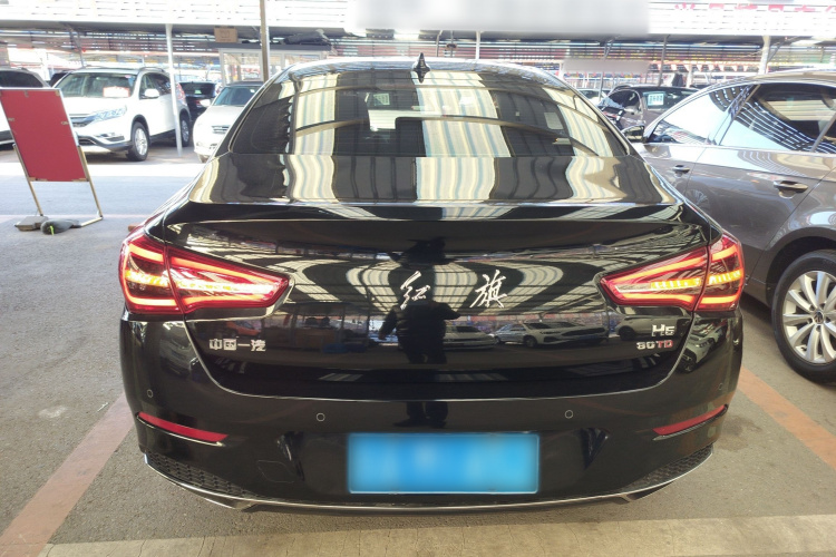 红旗H5 2022款 经典款 改款 1.5T DCT旗韵版车身外观6