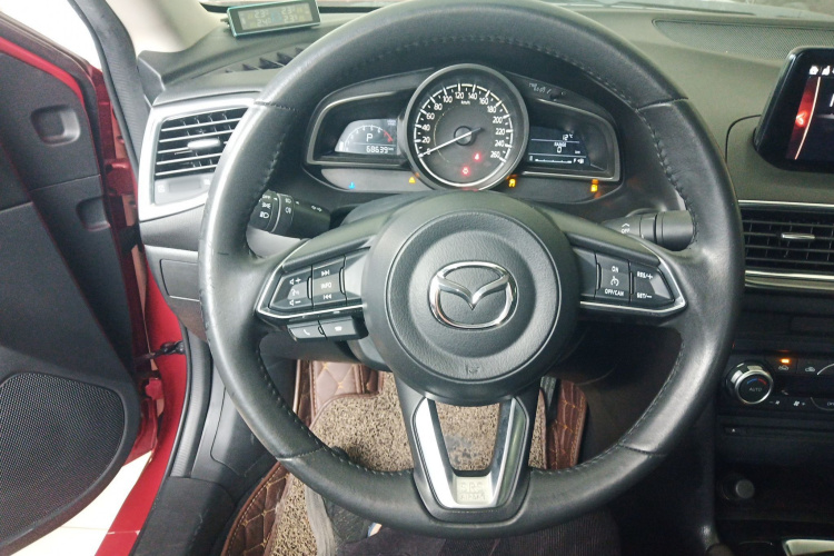 马自达3 昂克赛拉 2017款 三厢 2.0L 自动尊贵型 国V中控内饰13