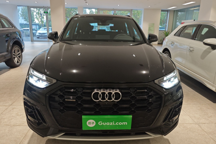 奥迪Q5L 2024款 45 TFSI 豪华动感型车身外观2
