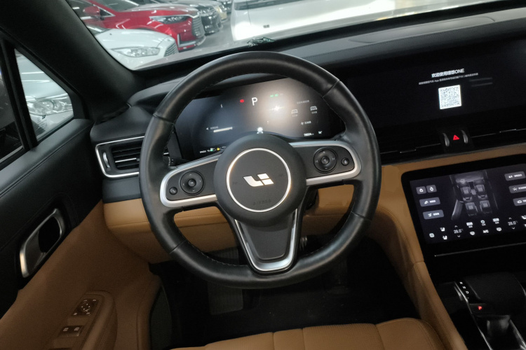 理想汽车 理想ONE 2020款 增程6座版中控内饰13