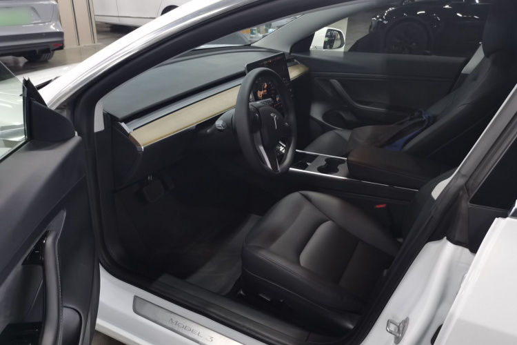 特斯拉 Model 3 2020款 改款 标准续航后驱升级版中控内饰20