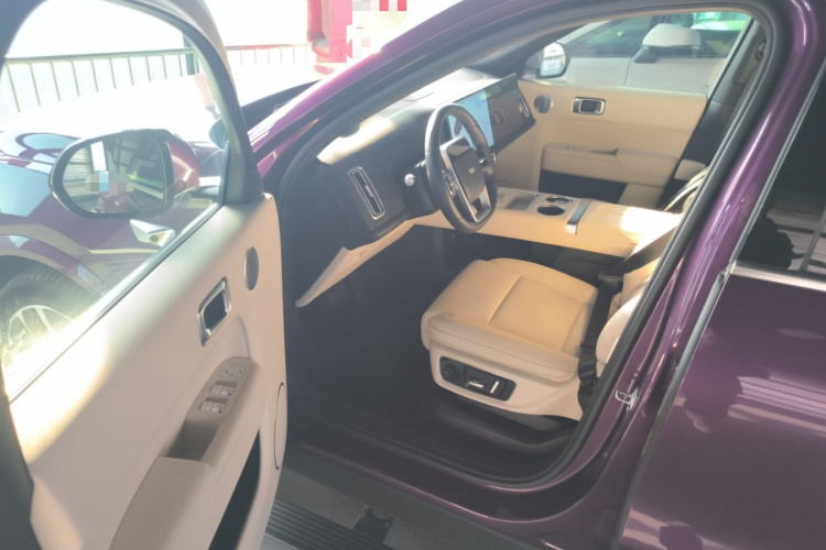 理想汽车 理想L9 2024款 Ultra中控内饰20