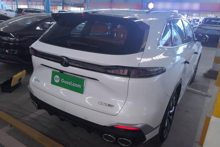 长安CS75 PLUS 2025款 第四代 UItra 2.0T 新蓝鲸 智慧劲擎型车身外观7
