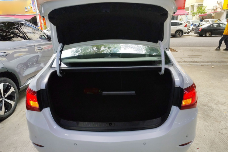 别克 英朗 2016款 15N 自动精英型局部细节23