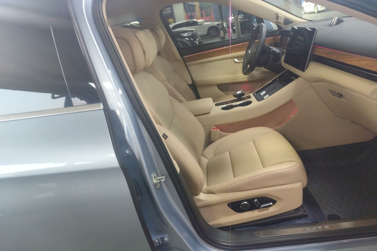 鸿蒙智行 问界M5 2022款 纯电四驱性能版局部细节41