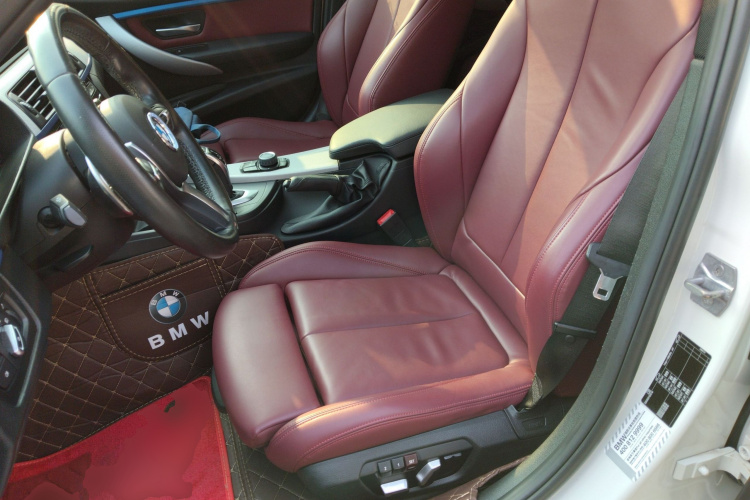 宝马3系 2018款 320i M运动套装中控内饰19