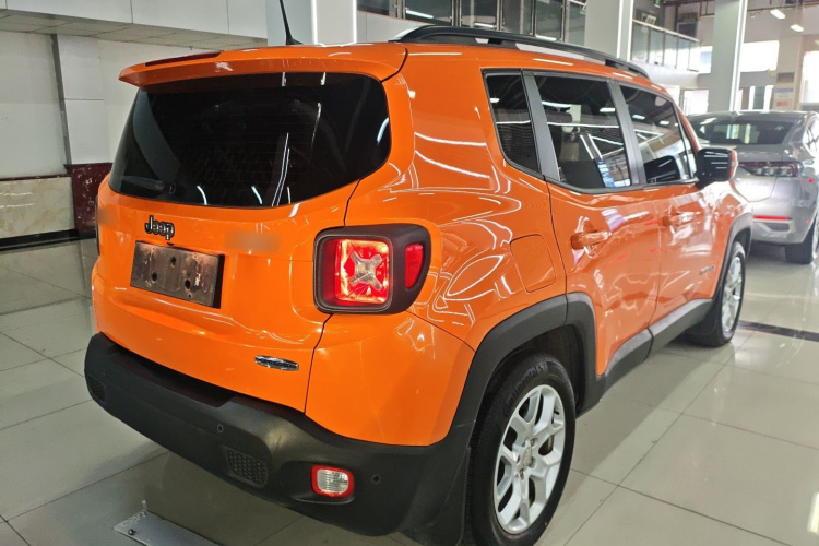 Jeep 自由侠 2017款 180T 自动高能版车身外观7