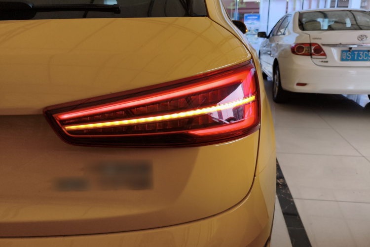 奥迪Q3 2017款 35 TFSI 时尚型车身外观9