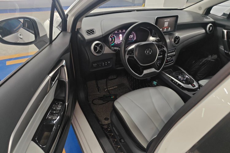 北京汽车 北京EU5 2018款 R550 智潮版中控内饰20