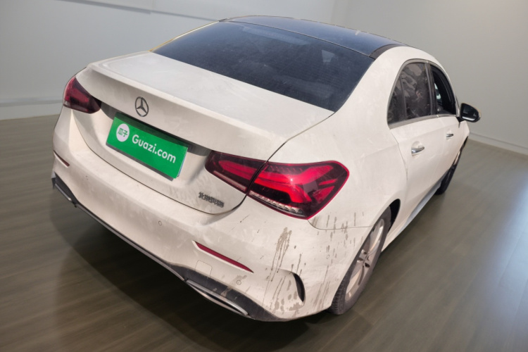 奔驰A级 2022款 改款 A 200 L 运动轿车动感型车身外观7