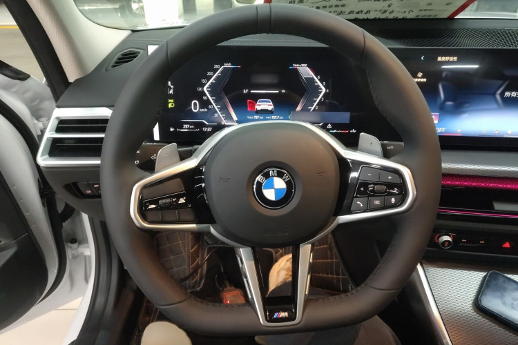 宝马3系 2025款 330Li M运动曜夜套装局部细节13