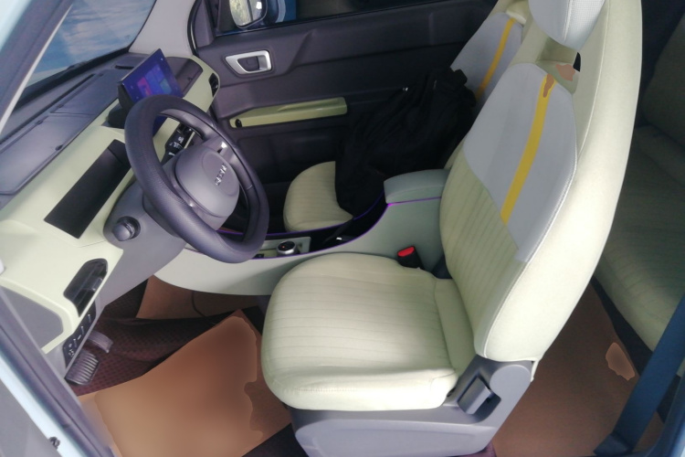 吉利银河 2024款 熊猫mini 200km 耐力熊中控内饰19