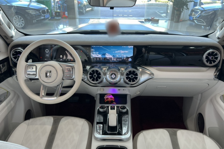 超境汽车 共创坦克300 2021款 2.0T 赛博坦克中控内饰7001