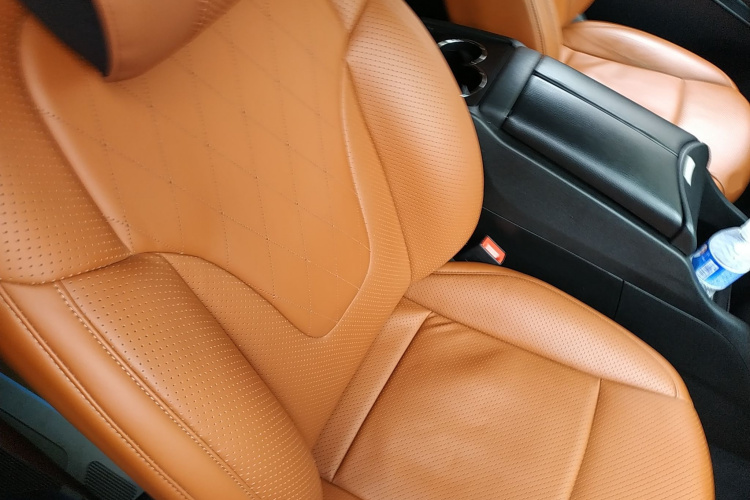 奔驰V级 2018款 V 260 领航版 国VI局部细节41