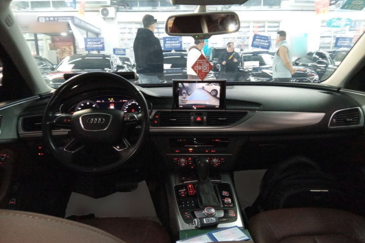 奥迪A6L 2018款 30周年年型 35 TFSI 时尚型中控内饰12