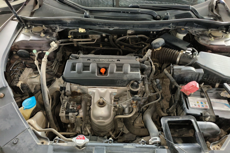 本田 雅阁 2015款 2.0L LX 舒适版机舱底盘24