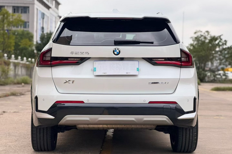 宝马X1 2023款 sDrive25Li X设计套装车身外观6005