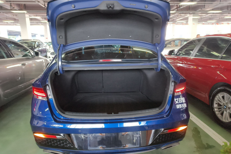 现代 菲斯塔 2019款 280TGDi 智速版 国VI机舱底盘23