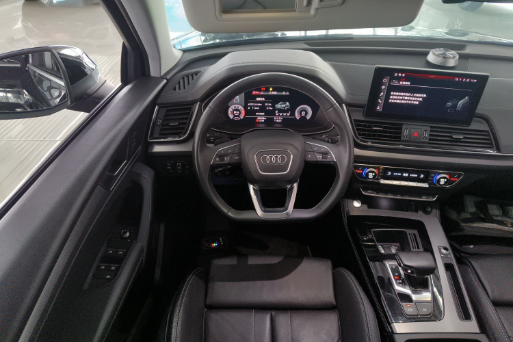 奥迪Q5L 2022款 改款 40T 豪华动感型中控内饰13