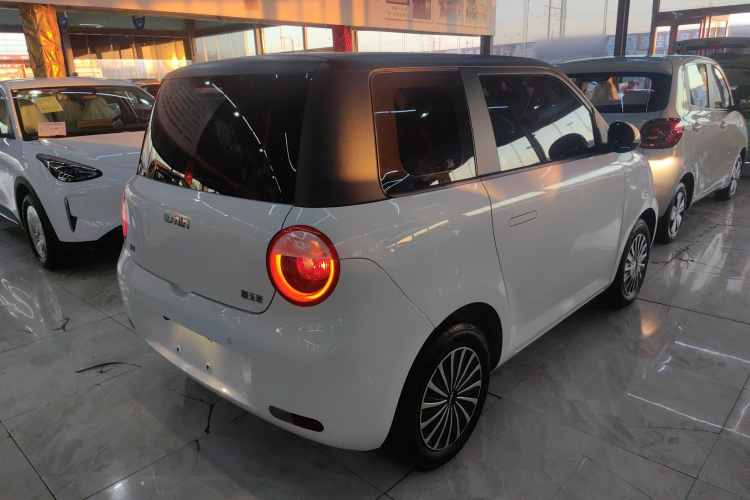 长安启源 长安Lumin 2023款 205km 香沁款车身外观7