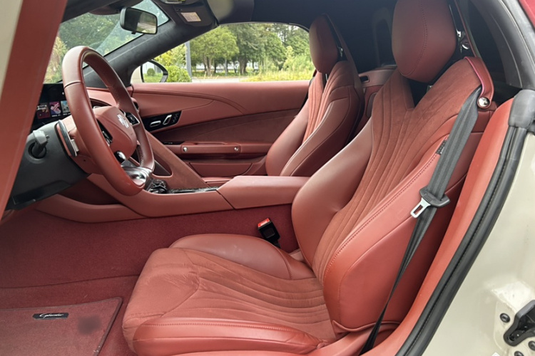 名爵 MG Cyberster 2024款 520km 传奇四驱红篷版中控内饰7007