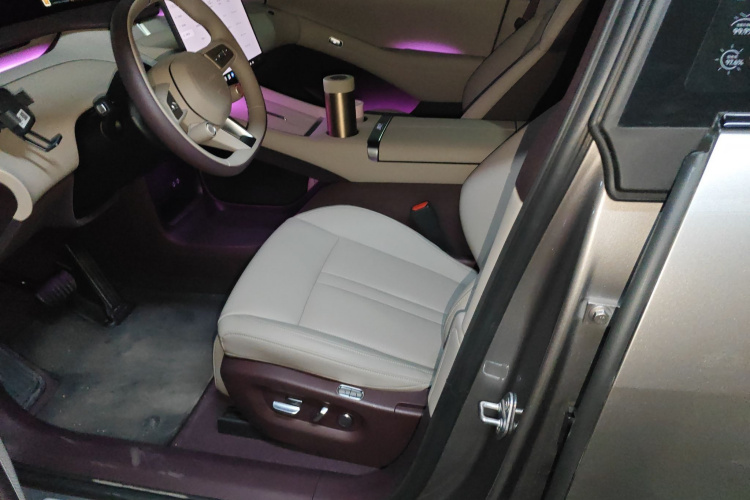 小米汽车 小米YU7 2025款 超长续航后驱版中控内饰19