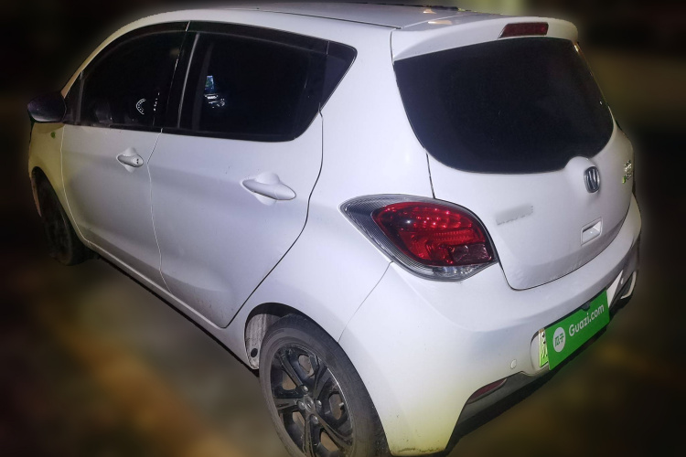 长安欧尚 奔奔E-Star 2020款 心动版 三元锂车身外观6003