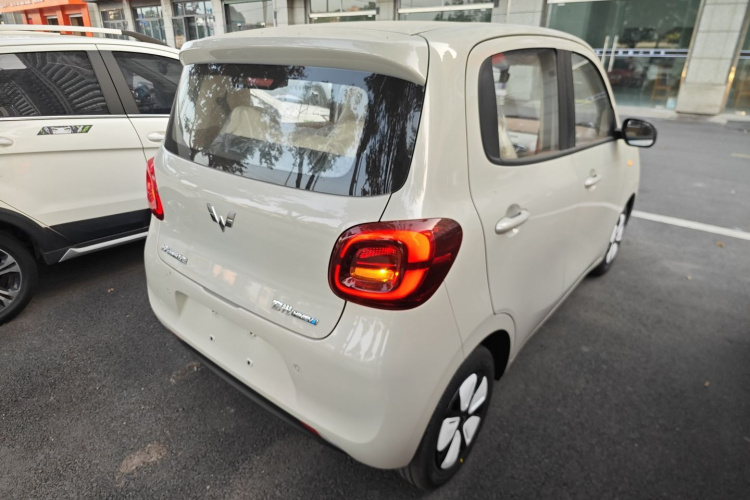 五菱汽车 宏光MINIEV 2025款 四门版 进阶款车身外观7