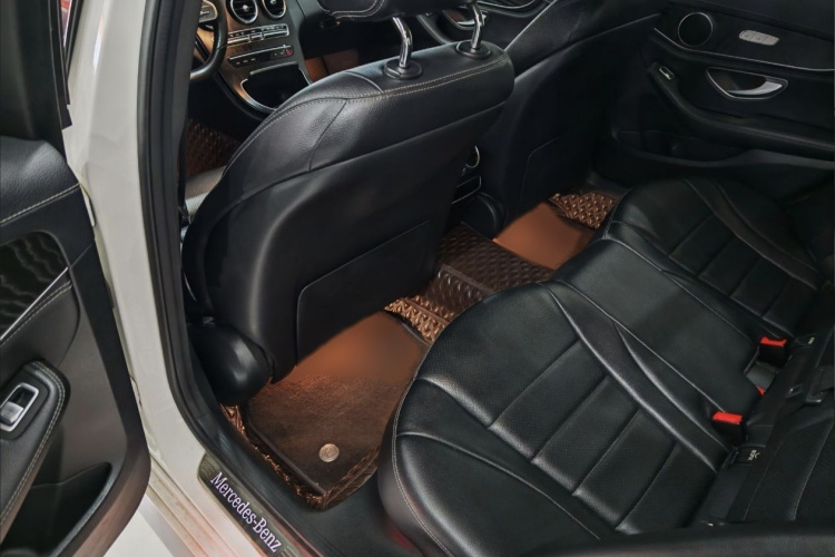 奔驰C级 2020款 改款 C 200 L 时尚型运动版中控内饰7009