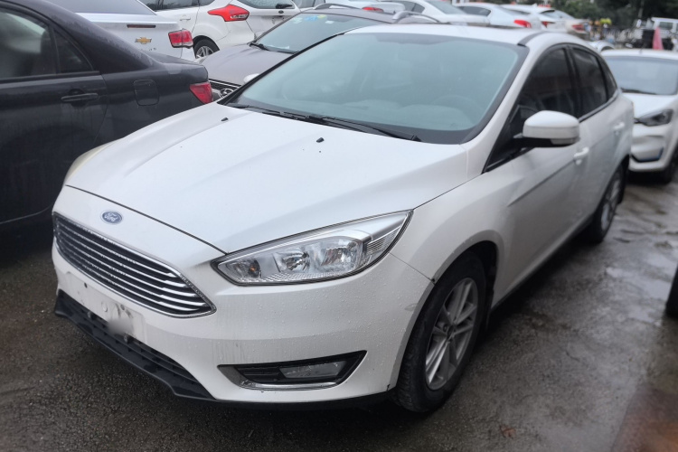 福特 福克斯 2015款 三厢 1.6L 自动风尚型车身外观1