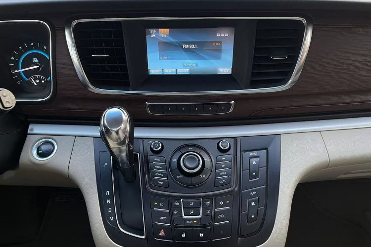 别克GL8 2014款 2.4L LT豪华商务行政版中控内饰7002