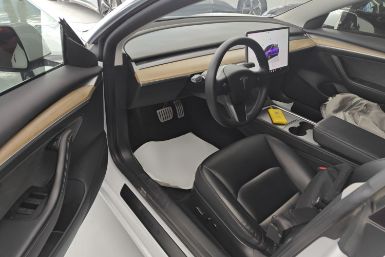 特斯拉 Model 3 2022款 Performance高性能全轮驱动版中控内饰20