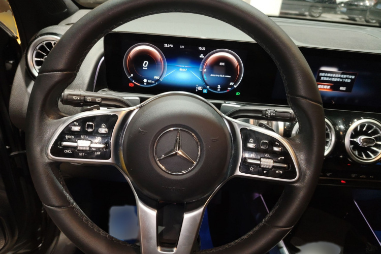 奔驰GLB 2023款 GLB 200 动感型局部细节13