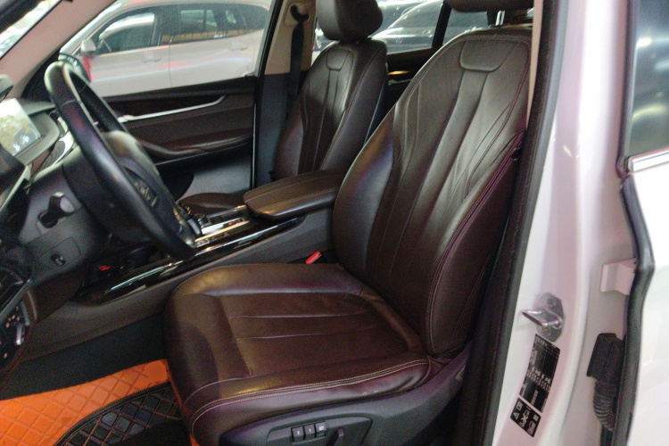 宝马X5(进口) 2015款 xDrive28i中控内饰19