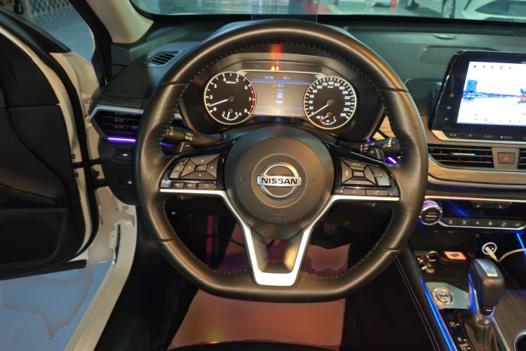 日产 天籁 2021款 2.0T XL Upper AD1 智享领航版中控内饰13