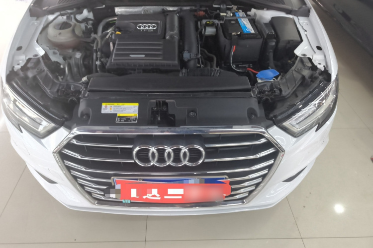 奥迪A3 2018款 30周年年型 Limousine 35 TFSI 风尚型机舱底盘24