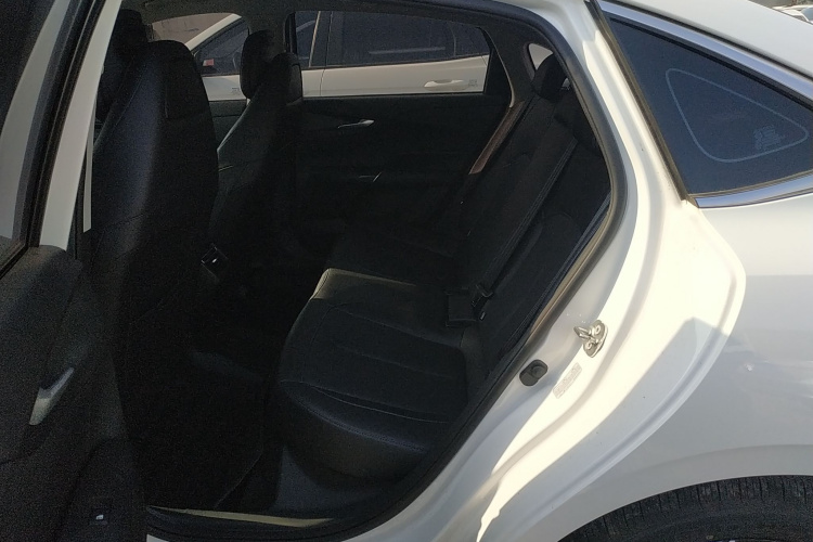 长安 逸动 2025款 蓝鲸 1.5T 500Bar尊贵型中控内饰21