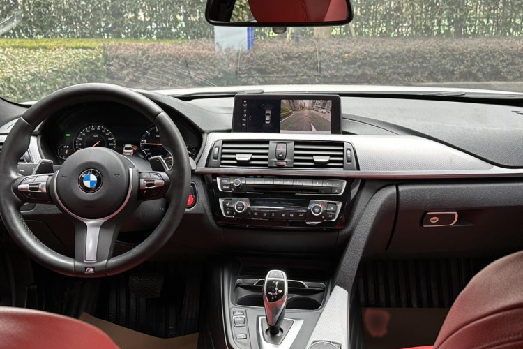 宝马3系 2019款 320i M运动曜夜版中控内饰7009