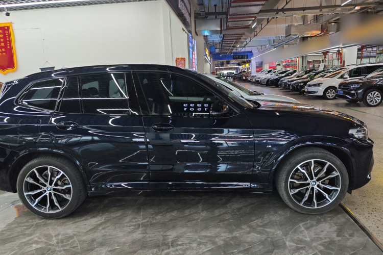 宝马X3 2022款 改款 xDrive30i 领先型 M曜夜套装车身外观6002