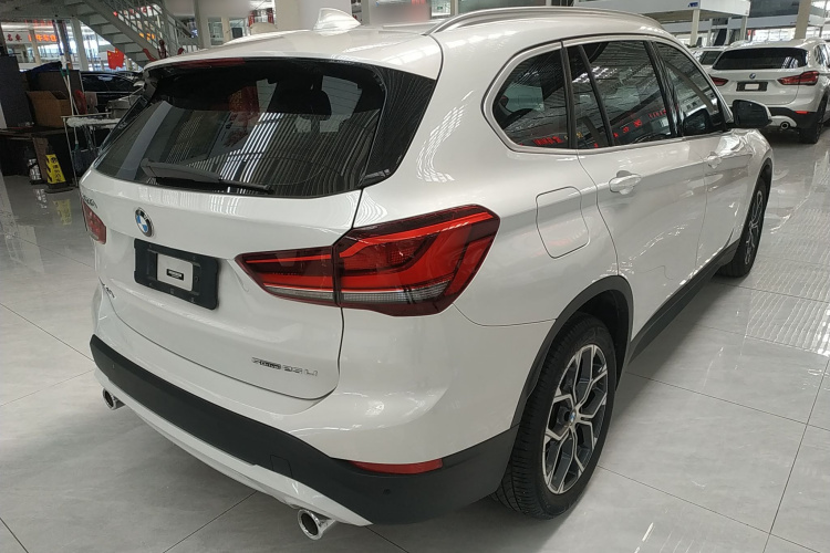 宝马X1 2022款 sDrive25Li 领先型车身外观7