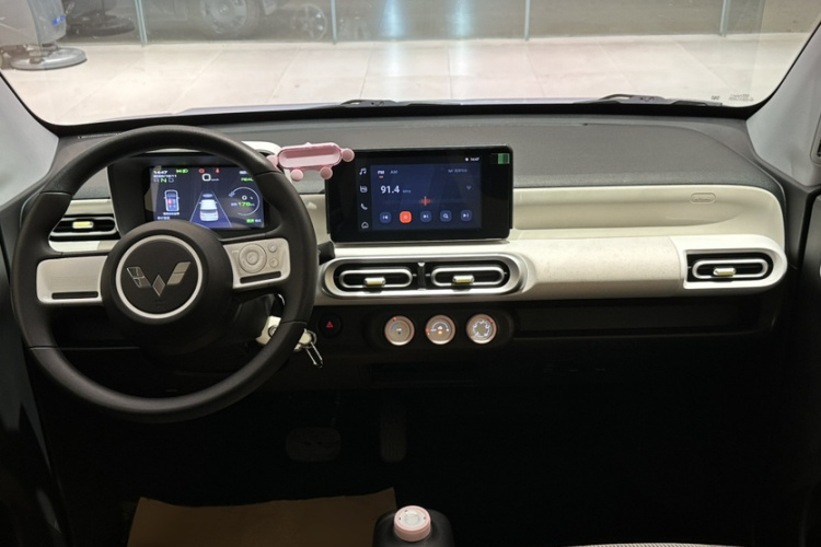 五菱汽车 宏光MINIEV 2024款 第三代 215km 进阶版中控内饰7008