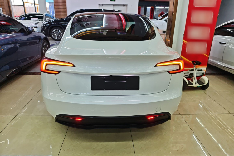 特斯拉 Model 3 2023款 后轮驱动版车身外观6004